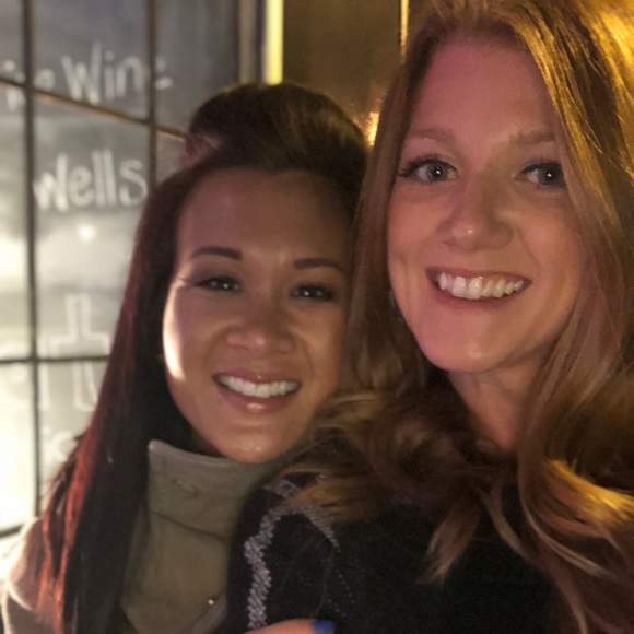 Meet your posher! - Picture 2 of 5